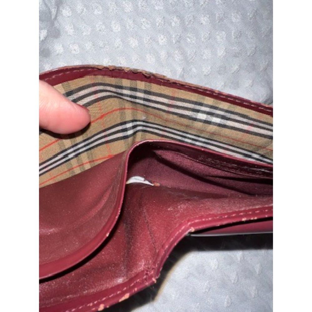 GUC Burberry Smooth Leather Bifold Wallet - Picture 3 of 12